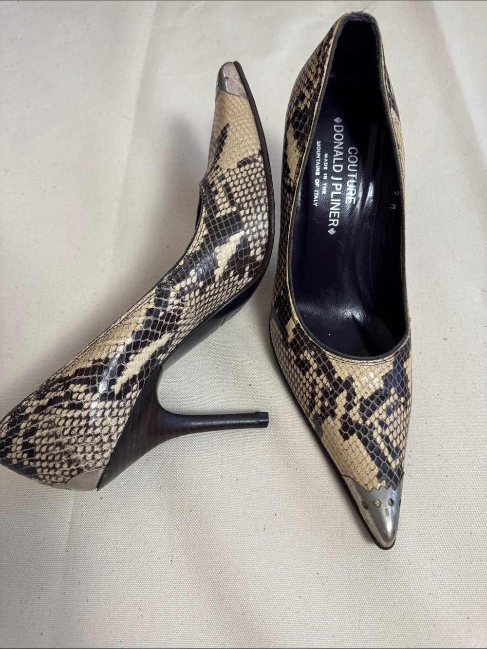 Donald J Pliner Couture Snakeskin Pointed Metal Toe Pump Heels Made Italy